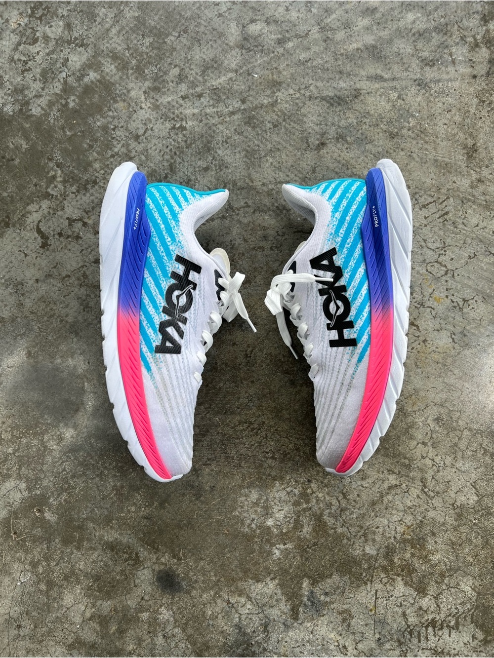 Hoka Mach 5 White Blue Pink Men's Size 12 High Performance Running Shoes
